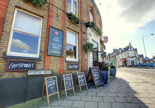Beste Sportsbars in Brentwood - Essex Arms