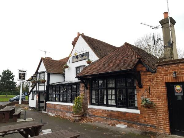 Best Sports Bars in Slough - Red Cow