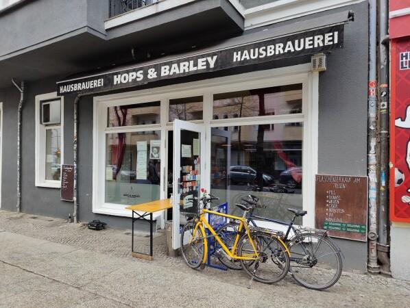 Beste Sportsbars in Berlin - Hausbrauerei Hops & Barley