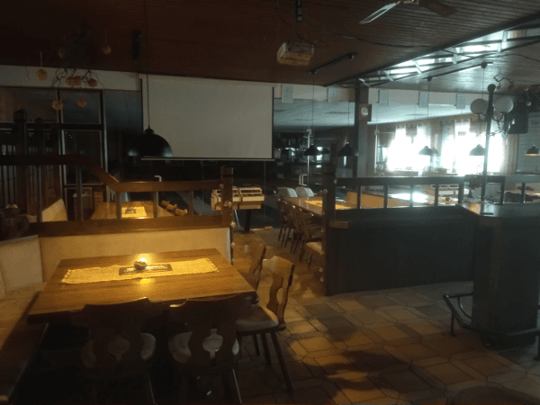 Best Sports Bars in Moosbach - "Zum Michldamer"