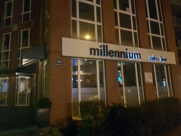 Beste Sportsbars in Frankfurt - Cafe Bar Millennium