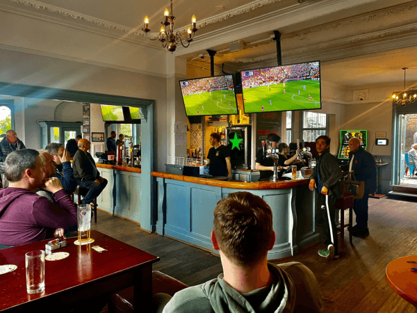 Best Sports Bars in Isleworth - The Milford Arms