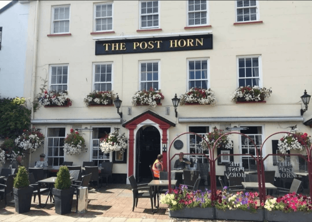 Les Meilleurs Bars à St Helier - Post Horn