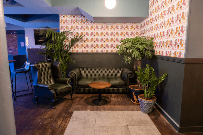 Best Sports Bars in LONDON - The Star by Liverpool Street