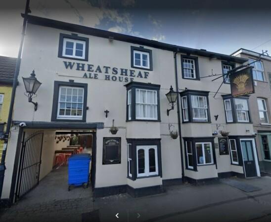Best Sports Bars in Swindon - Wheatsheaf