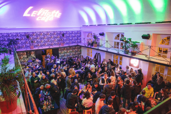 Les Meilleurs Bars à LAVAL - Levrette Café - Laval