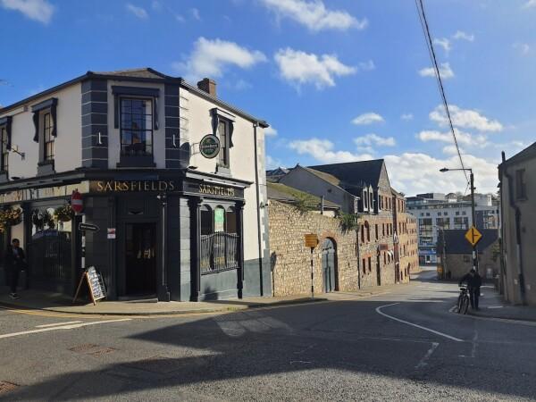 Best Sports Bars in Drogheda - Sarsfields