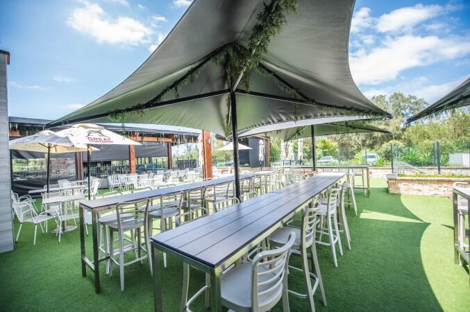 Best Sports Bars in Wamberal - Breakers Country Club