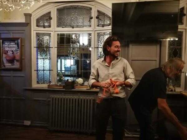 Beste Sportsbars in Brentwood - Swan (Brentwood)
