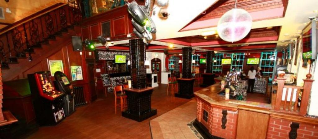 Best Sports Bars in Chester - Off The Wall Chester