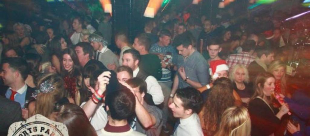 Best Sports Bars in Chester - Off The Wall Chester