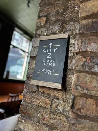 Best Sports Bars in Manchester - Lass O'Gowrie (Manchester)