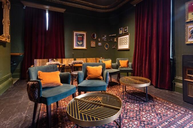 Best Sports Bars in Manchester - Lass O'Gowrie (Manchester)