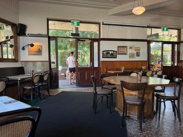 Best Sports Bars in Erskineville - Erskineville Hotel