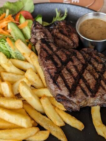 Best Sports Bars in Bondi Junction - Easts Bondi Junction