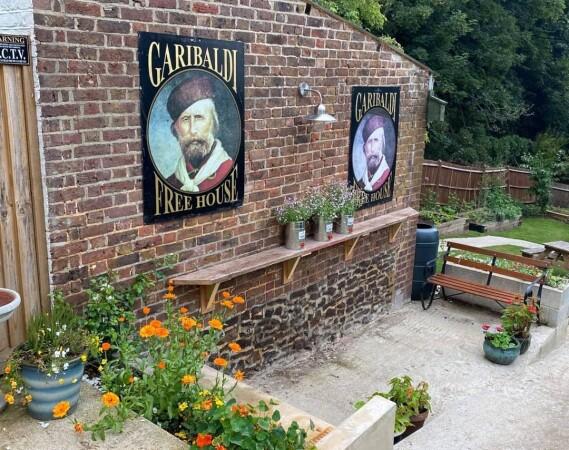 Les Meilleurs Bars à Redhill - The Garibaldi Community Pub