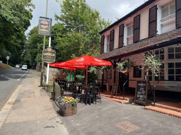 Les Meilleurs Bars à Redhill - The Garibaldi Community Pub