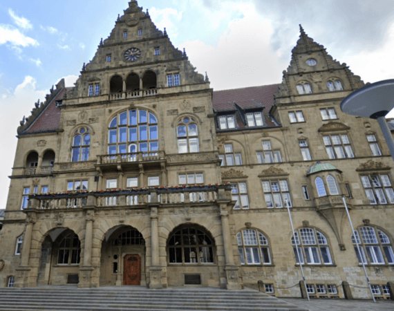 Beste Sportsbars in Bielefeld - Ratkeller Bielefeld GmbH & Co.KG / Hofbräu am alten Rathaus