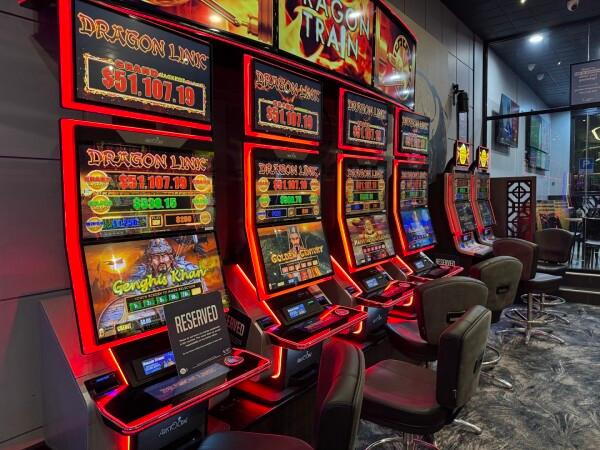 Best Sports Bars in Melbourne - The Golden Nugget