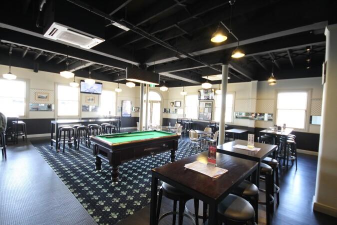 Best Sports Bars in Hindmarsh - Hope Inn