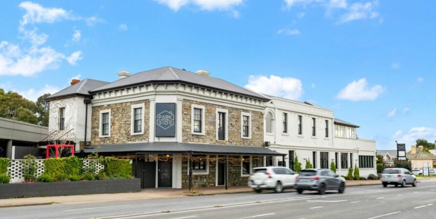 Best Sports Bars in Parkside - Parkside Hotel