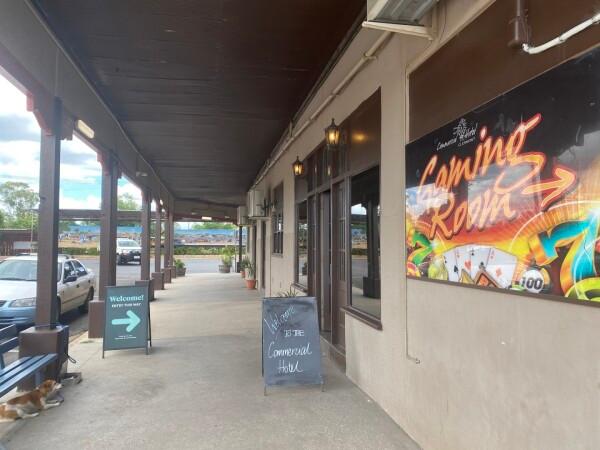 Best Sports Bars in Clermont - Commercial Hotel