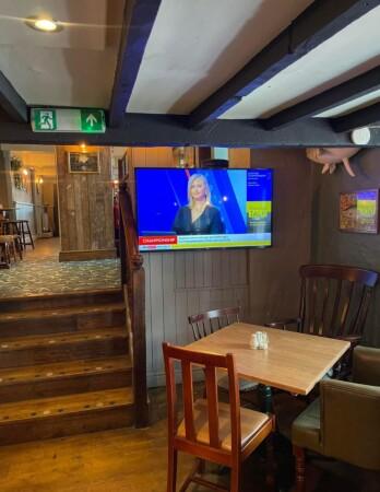 Best Sports Bars in Keswick - Golden Lion (Keswick)