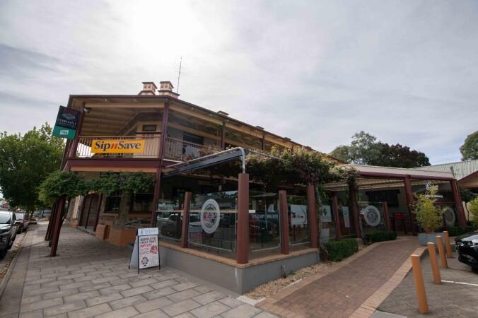 Best Sports Bars in Clare - Bentleys Hotel