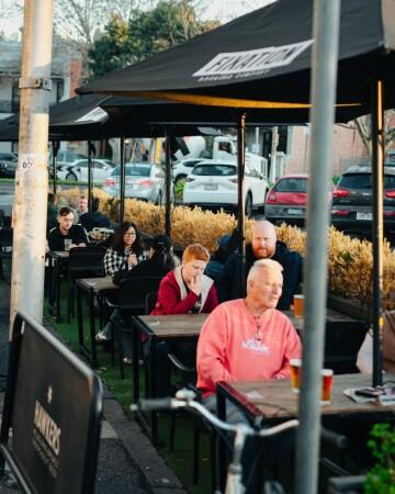 Best Sports Bars in West Melbourne - The Three Crowns Hotel