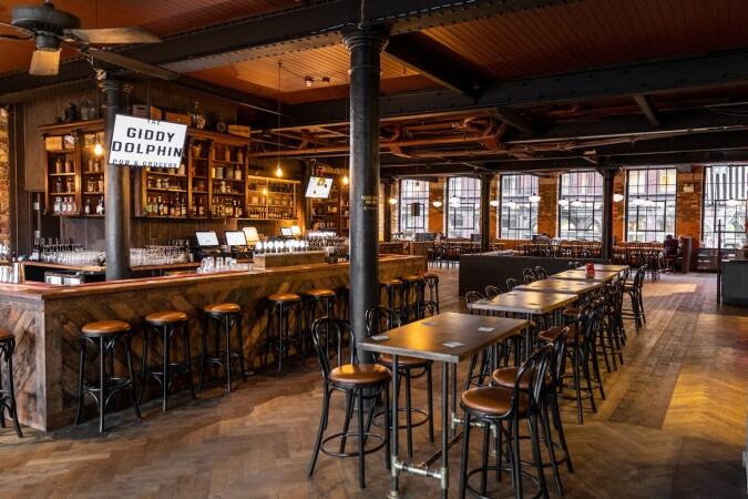 Best Sports Bars in Dublin - The Giddy Dolphin