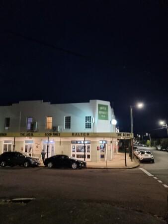 Best Sports Bars in Hamilton - Bennett Hotel