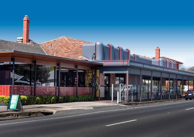 Best Sports Bars in Golden Point - Red Lion Hotel