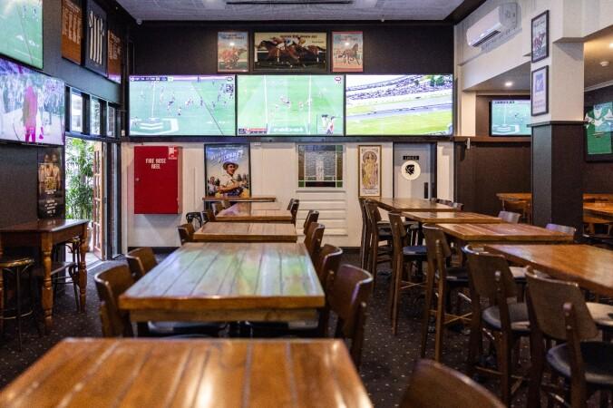 Best Sports Bars in Cooks Hill - Commonwealth Hotel Newcastle