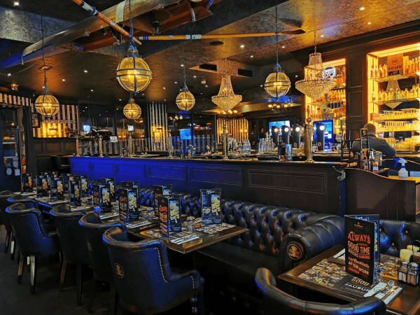 Beste Sportsbars in Saint-Parres-aux-Tertres - Au Bureau Troyes