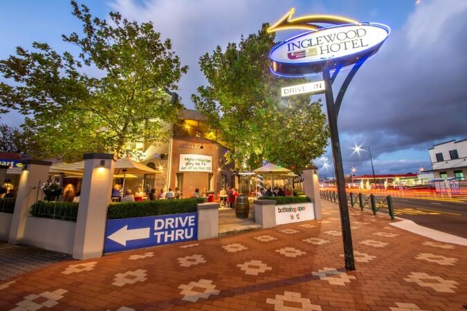 Best Sports Bars in Perth - Inglewood Hotel