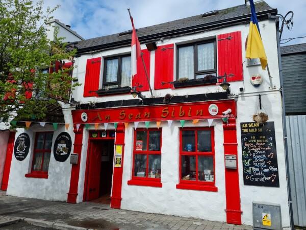 Best Sports Bars in Ballina - An Sean Sibin