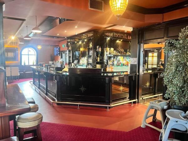 Best Sports Bars in Blanchardstown - Leonards Pub