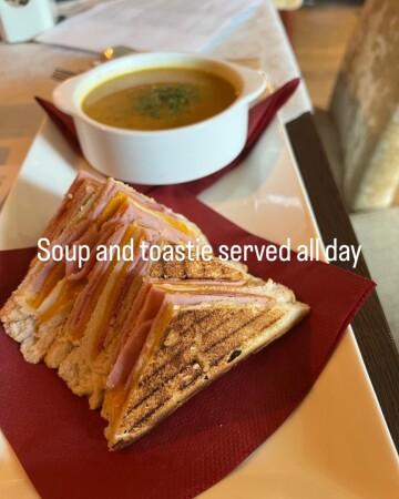 Best Sports Bars in Blanchardstown - Leonards Pub