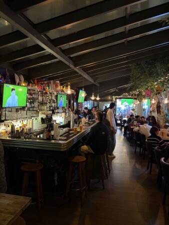 Best Sports Bars in Paris - Rosie's Smokehouse