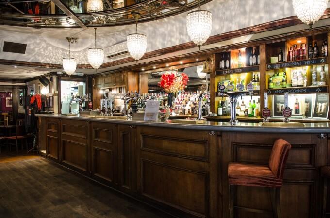 Best Sports Bars in London - Latymers Hammersmith