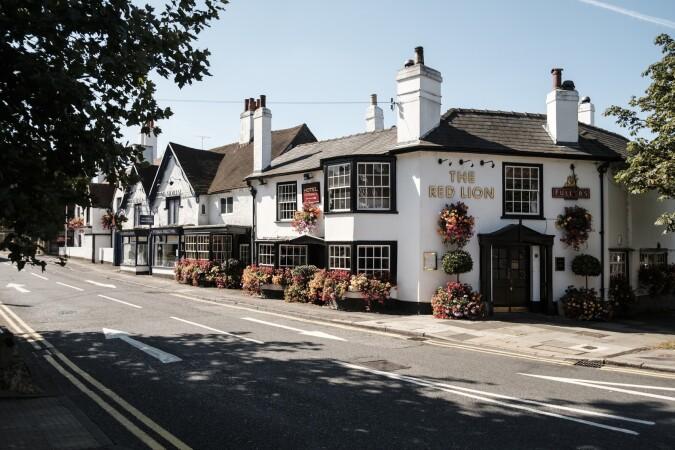 Best Sports Bars in Waterlooville - Red Lion Hotel Hillingdon