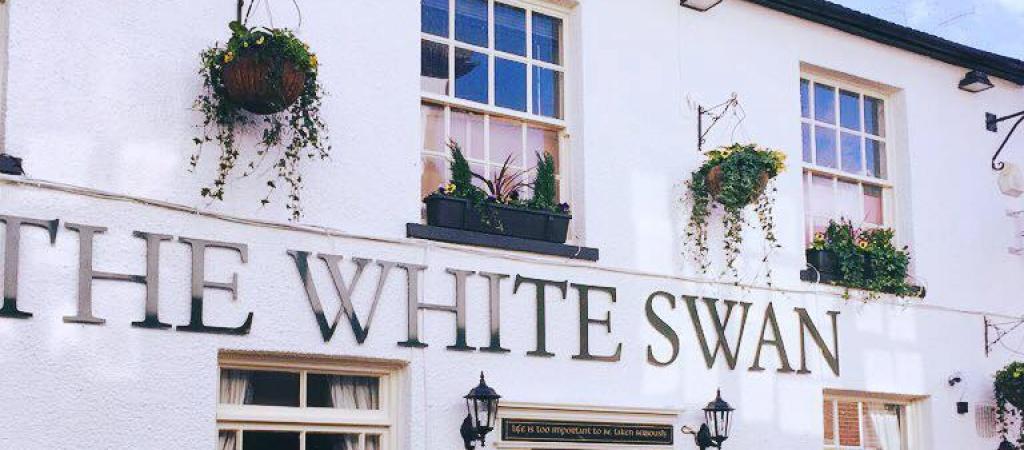 Best Sports Bars in St Albans - The White Swan