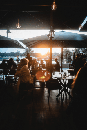 Beste Sportsbars in Bonn - Bahnhöfchen Restaurant