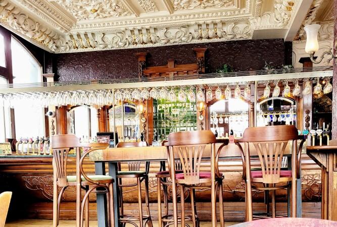 Best Sports Bars in Liverpool - Crown