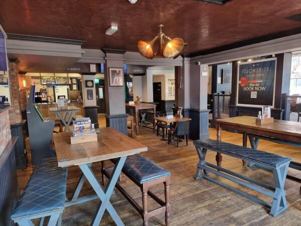 Best Sports Bars in Watford - O'Neills Watford