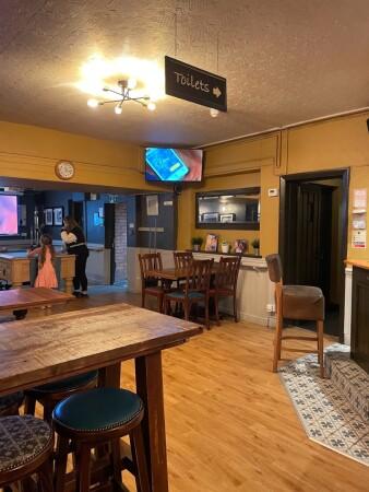 Best Sports Bars in Oswestry - Cross Foxes