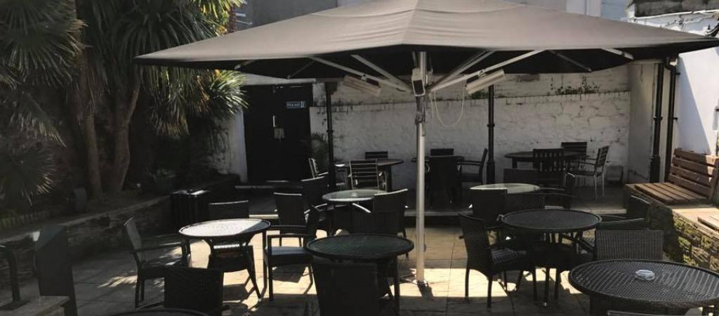 Best Sports Bars in Swansea - White Rose