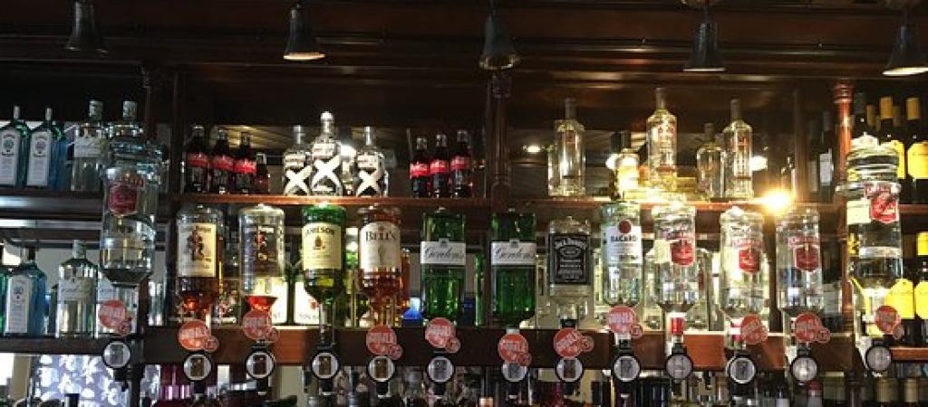 Best Sports Bars in Swansea - White Rose