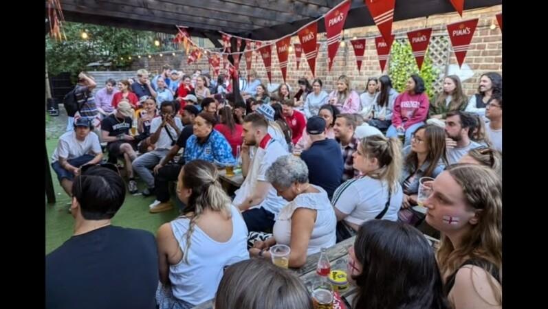 Best Sports Bars in london - The Star of the East