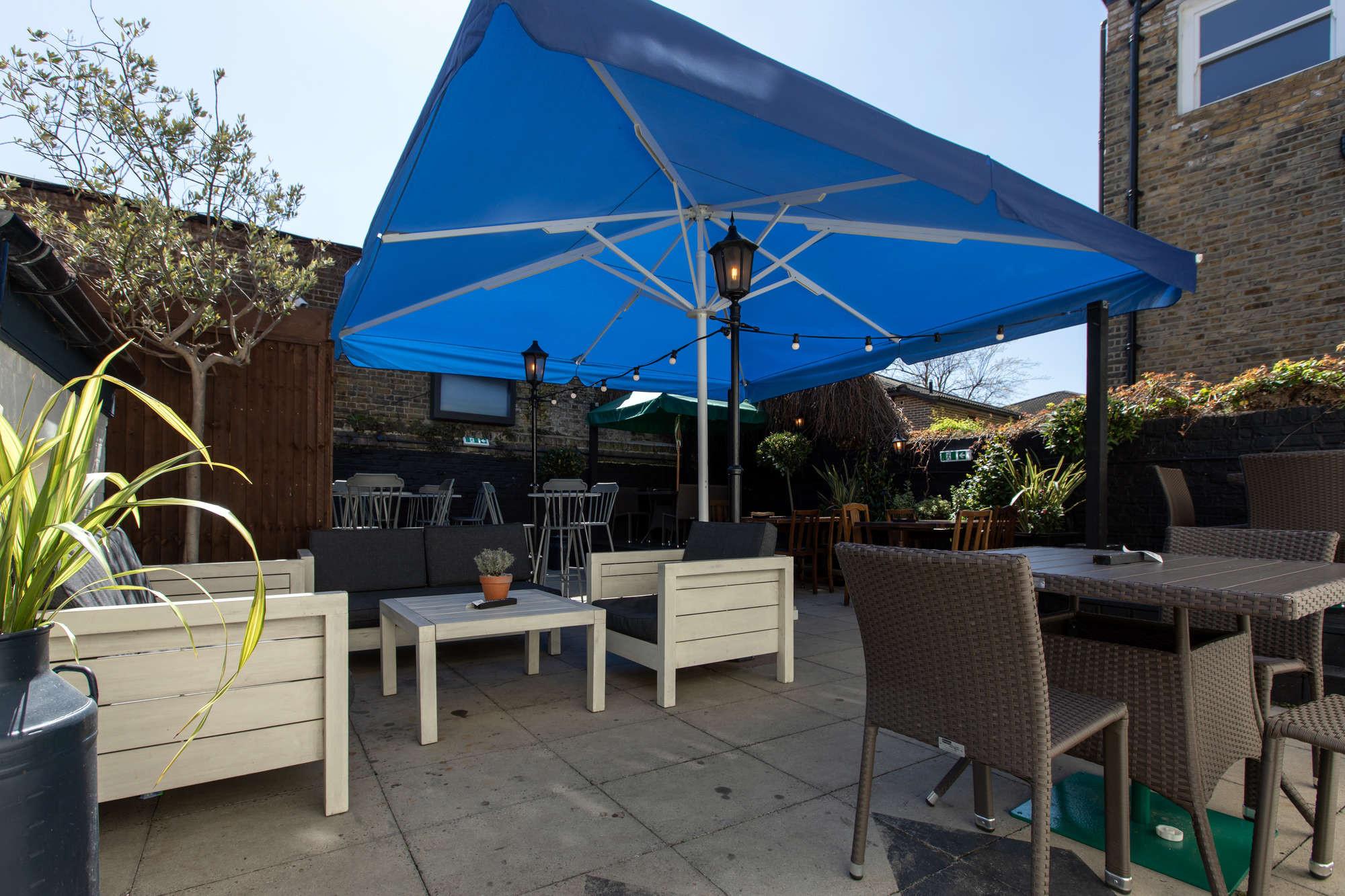 Best Sports Bars in London - Cock Tavern